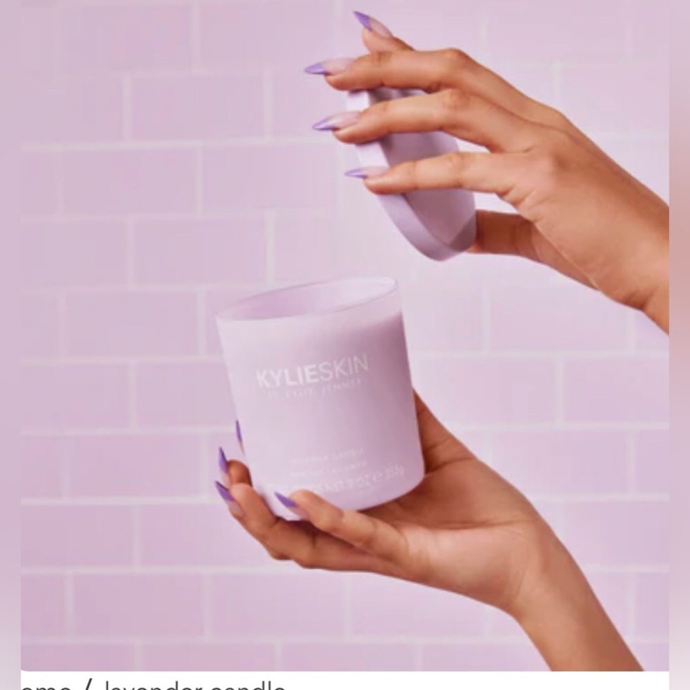 Kylieskin lavender candle 9oz new - Picture 3 of 4